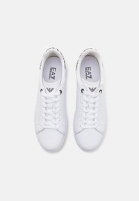 EA7 Emporio Armani UNISEX - Tenisice - white
