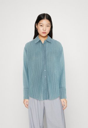 Gina Tricot PLEATED GLITTER - Blúzka so zapínaním na gombíky - blue bell