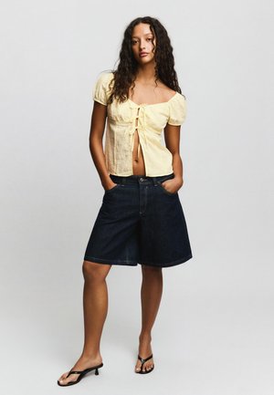 Bershka RUSTIC WITH TIES - Blúzka - yellow