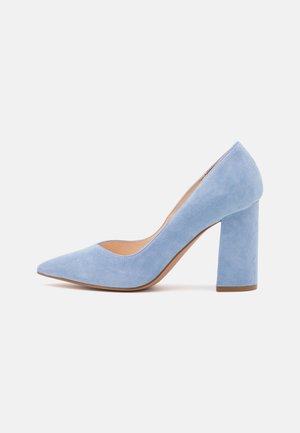 Pumps - light blue
