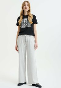 Greenpoint - T-shirt z nadrukiem
