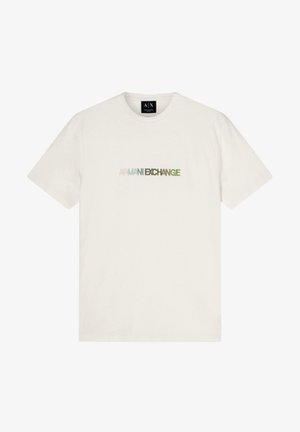 Camiseta blanca de manga corta y cuello redondo con el logo "ARMANI EXCHANGE" en letras multicolores centradas en el pecho.
