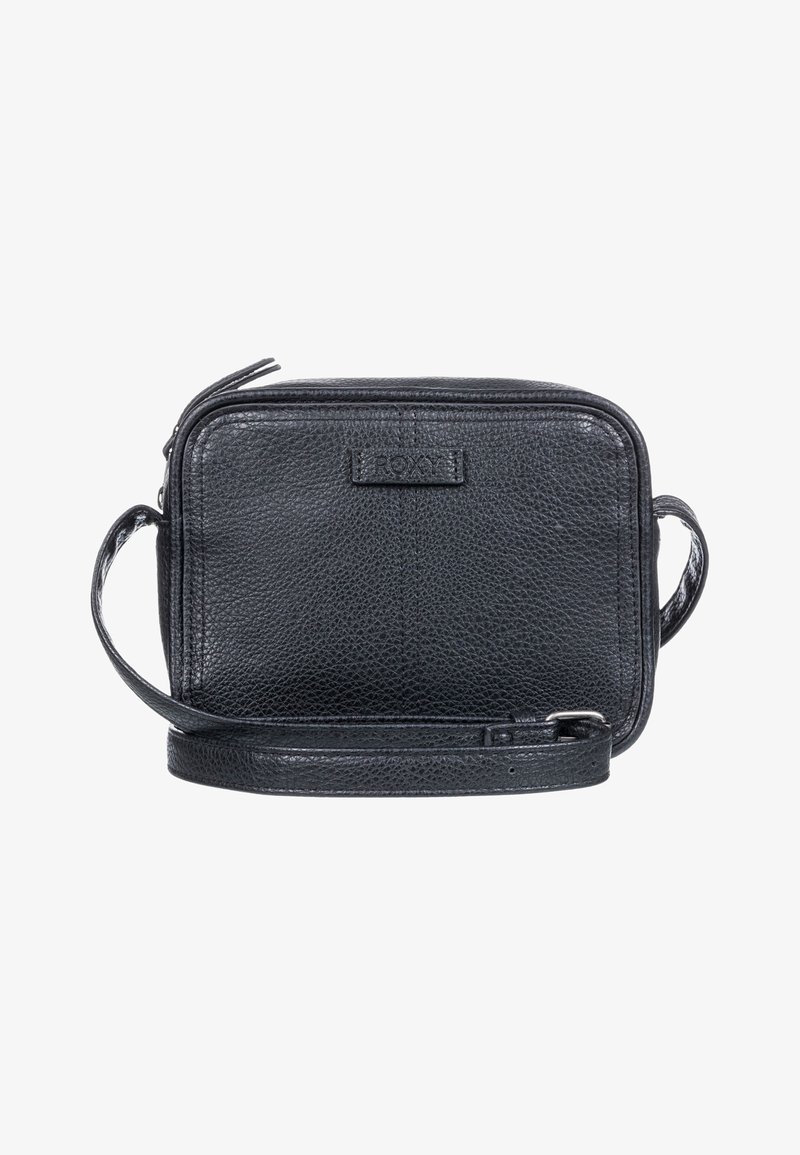 Sac bandoulière en cuir noir avec surface texturée, forme rectangulaire, fermeture zippée et sangle d'épaule réglable ; logo embossé à l'avant.
