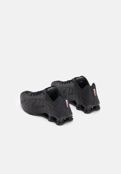 Nike Shox R4 — foto 3