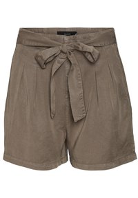 Shorts marron avec une ceinture à nouer, dotés d'un tissu texturé, de plis à l'avant et d'un ourlet simple sans poches.