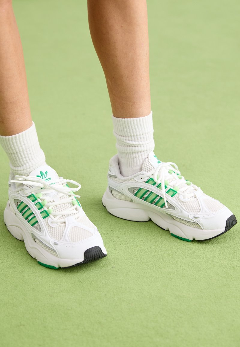Sneakers low