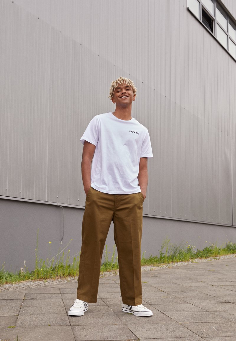 levis sta prest
