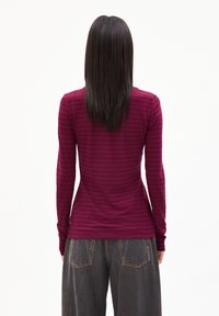 ARMEDANGELS ENRICCAA STRIPES - Langarmshirt - cherry juicecran