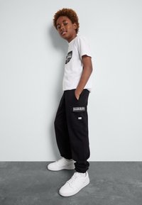 Napapijri CREE - Pantalones deportivos - black