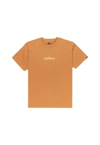 Krátky rukáv svetložltý tričko s logom Quiksilver umiestneným na hrudi, okrúhly výstrih a malá visačka s logom na ľavom rukáve.