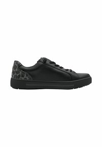 Schwarze Leder-Sneaker mit einem strukturierten schwarz-grauen Leopardenmuster-Akzent an der Ferse. Flache Gummisohle mit schwarzen Schnürsenkeln und genähten Details.