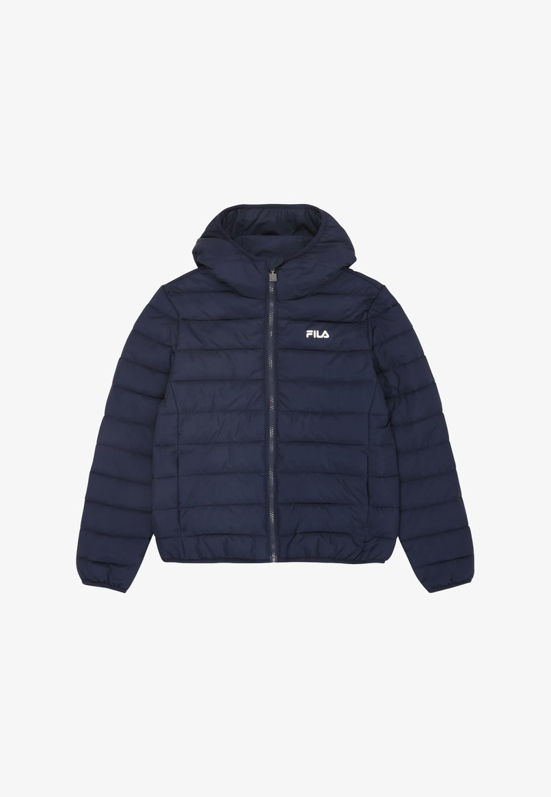 Giacca a vento navy con cappuccio, design trapuntato, chiusura frontale con zipper, e logo bianco sul lato sinistro del petto. Materiale morbido e isolato.