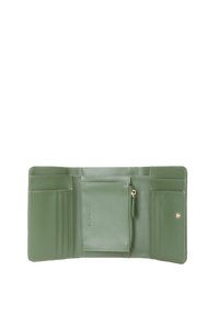 Portafoglio in pelle verde, con numerosi scomparti per carte, una tasca con zip per monete, texture liscia e chiusura a scatto. Design minimalista con accenti dorati.