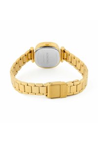 Montre-bracelet en acier inoxydable doré avec un boîtier carré, un bracelet à maillons et une finition brossée. Présente un dos argenté avec le nom de la marque gravé.