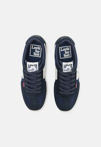 Levi's® STRYDER RED TAB - Sportcipő - navy blue