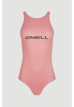 Roza enodelna kopalna obleka iz gladkega materiala z visokim ovratnikom in črnim logotipom na prsih. Ima tesen kroj in minimalen dizajn.