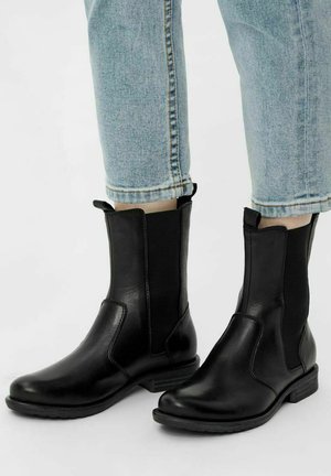 Ankle boot