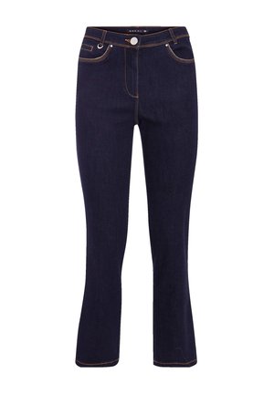 Jeans in denim blu scuro con design a gamba svasata, caratterizzati da cuciture arancioni, chiusura a bottone e tasche frontali. Tessuto liscio, vestibilità sartoriale.
