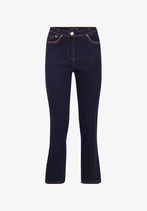 Jeans in denim blu scuro con design a gamba svasata, caratterizzati da cuciture arancioni, chiusura a bottone e tasche frontali. Tessuto liscio, vestibilità sartoriale.