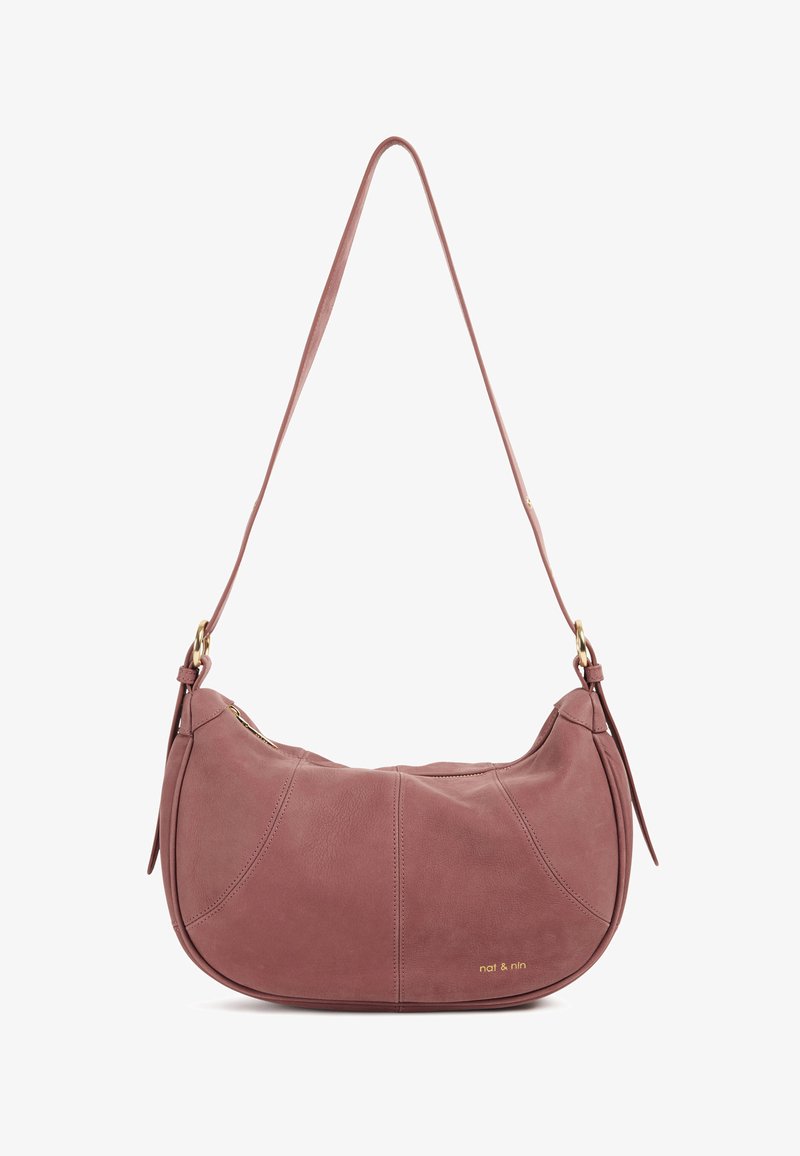 Sac à bandoulière en cuir rose à forme incurvée, doté d'une seule sangle et de ferrures dorées. Coutures remarquables et détail de logo embossé.