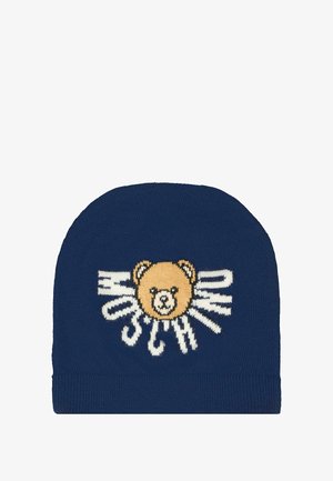 Beanie in maglia blu navy con un grande design di un orso giallo al centro, dettagli bianchi e testo, tessuto morbido e vestibilità aderente.