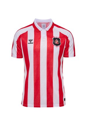Rotes und weißes, vertikal gestreiftes Kurzarm-Fußballtrikot mit weißem Kragen und einem Mannschaftswappen auf der linken Brust.