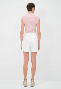 adL Shortsit - white