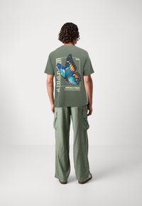 Only & Sons - ONSKEANE TEE - Camiseta estampada - castor gray Imagen en miniatura 1