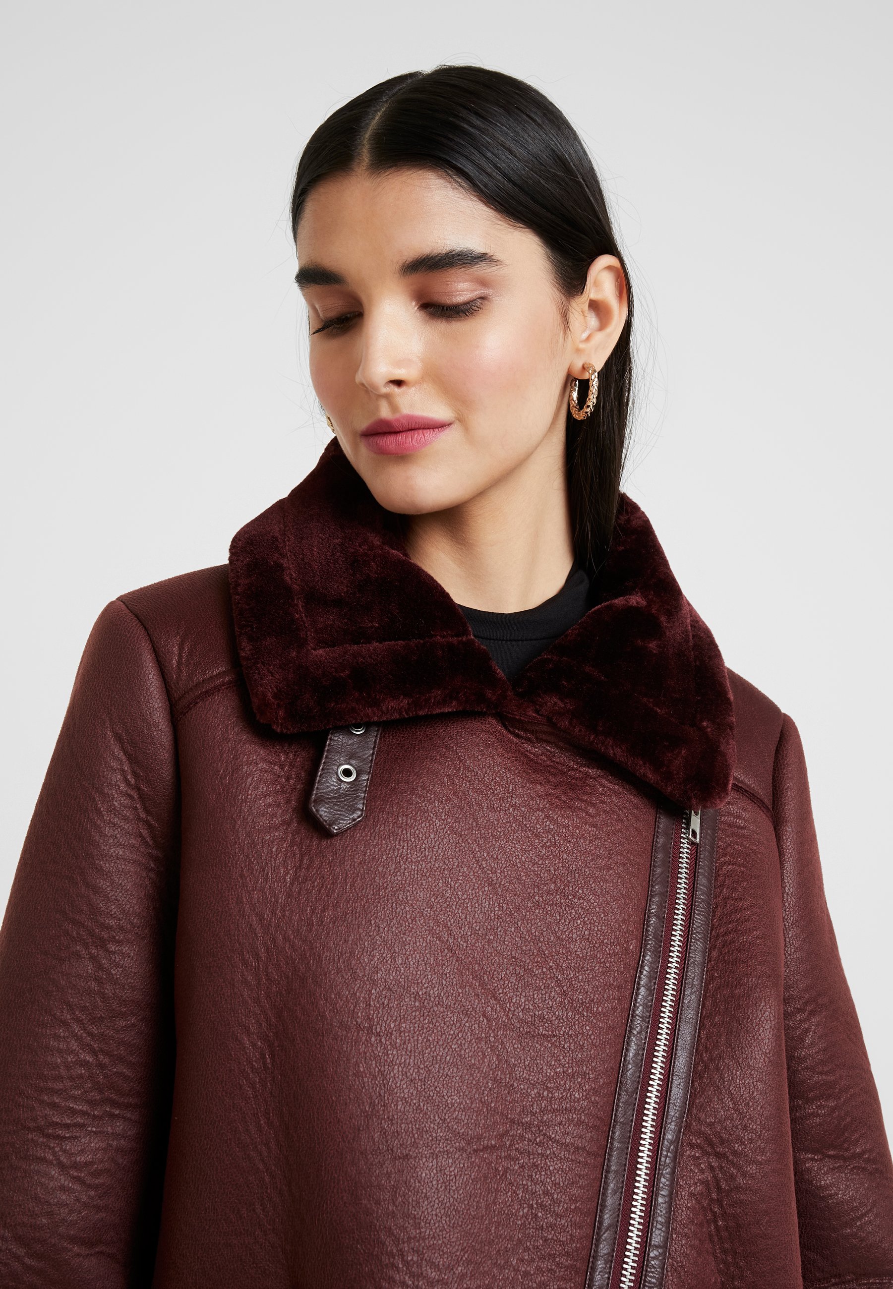 KIOMI Imitatieleren jas burgundybordeauxrood Zalando.nl KIOMI Imitatieleren jas burgundybordeauxrood Zalando.nl