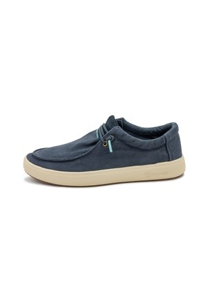 Scarpa slip-on casual blu navy con lacci elastici, suola beige chiaro e collo imbottito, progettata per comfort e facilità di calzata.