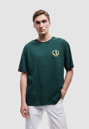 - T-shirt z nadrukiem