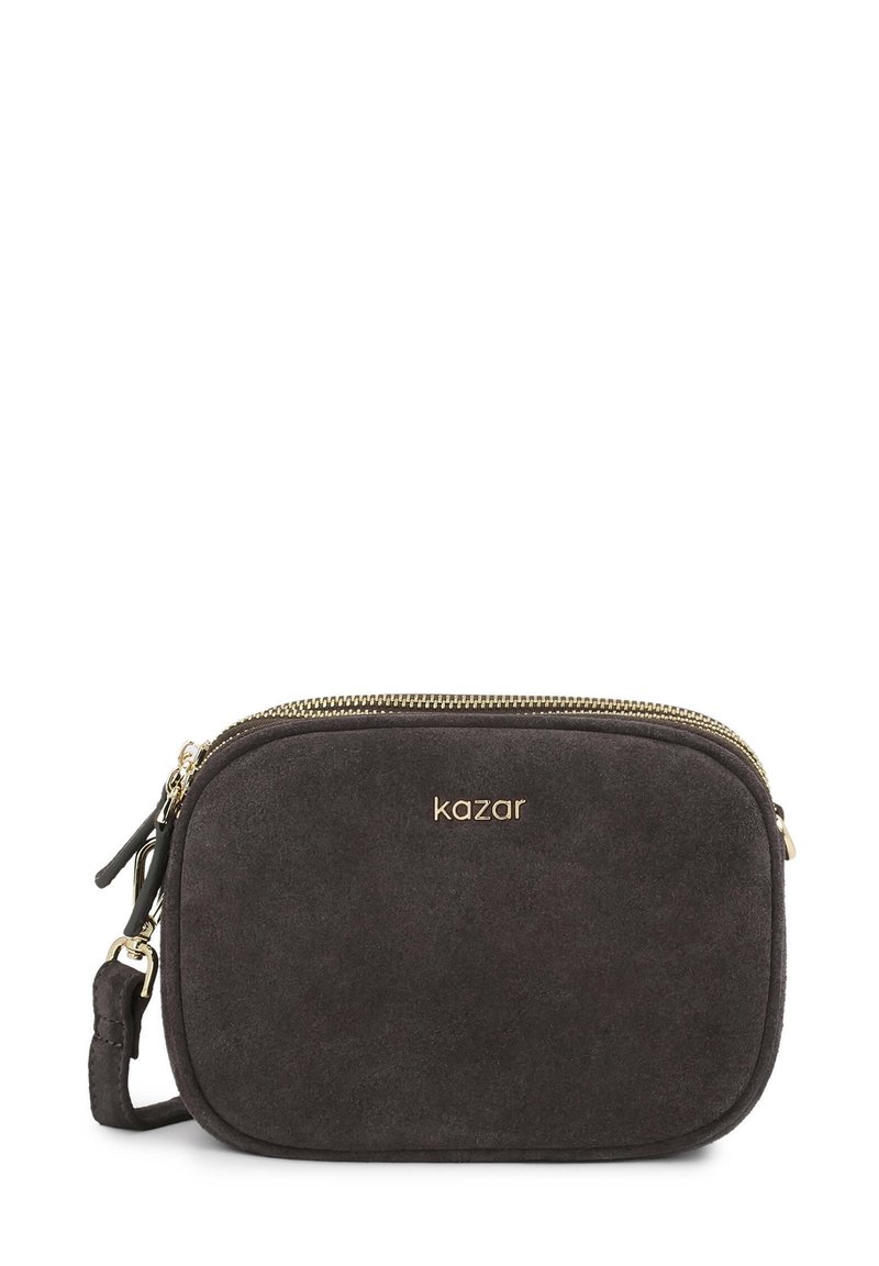 Tmavosivá semišová kabelka na crossbody s pozláteným zipsom a logom. Zaoblený obdĺžnikový tvar, s odnímateľným ramenným popruhom.