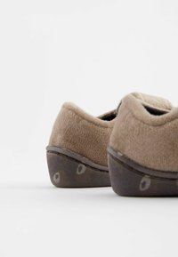 Thumbnail Image 3