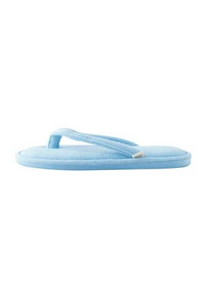 Tongs bleu clair avec une tige douce et texturée et une bride de séparation. Semelle rembourrée avec un bord légèrement relevé. Détails de marque minimalistes.