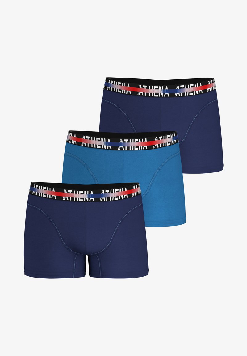 Trois paires de boxers pour hommes en bleu et marine, avec une ceinture noire portant le logo "ATHENA" en rouge et blanc. Tissu lisse et design ajusté.