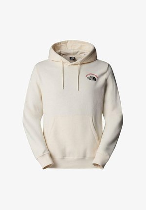 Kremowa bluza z kapturem, wykonana z miękkiego materiału, z kieszenią typu kangur, sznurkami do regulacji i haftowanym logo na klatce piersiowej.