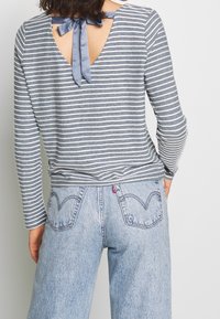 ONLY Camiseta de manga larga - blue