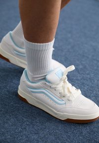 Non sélectionné, white/blue