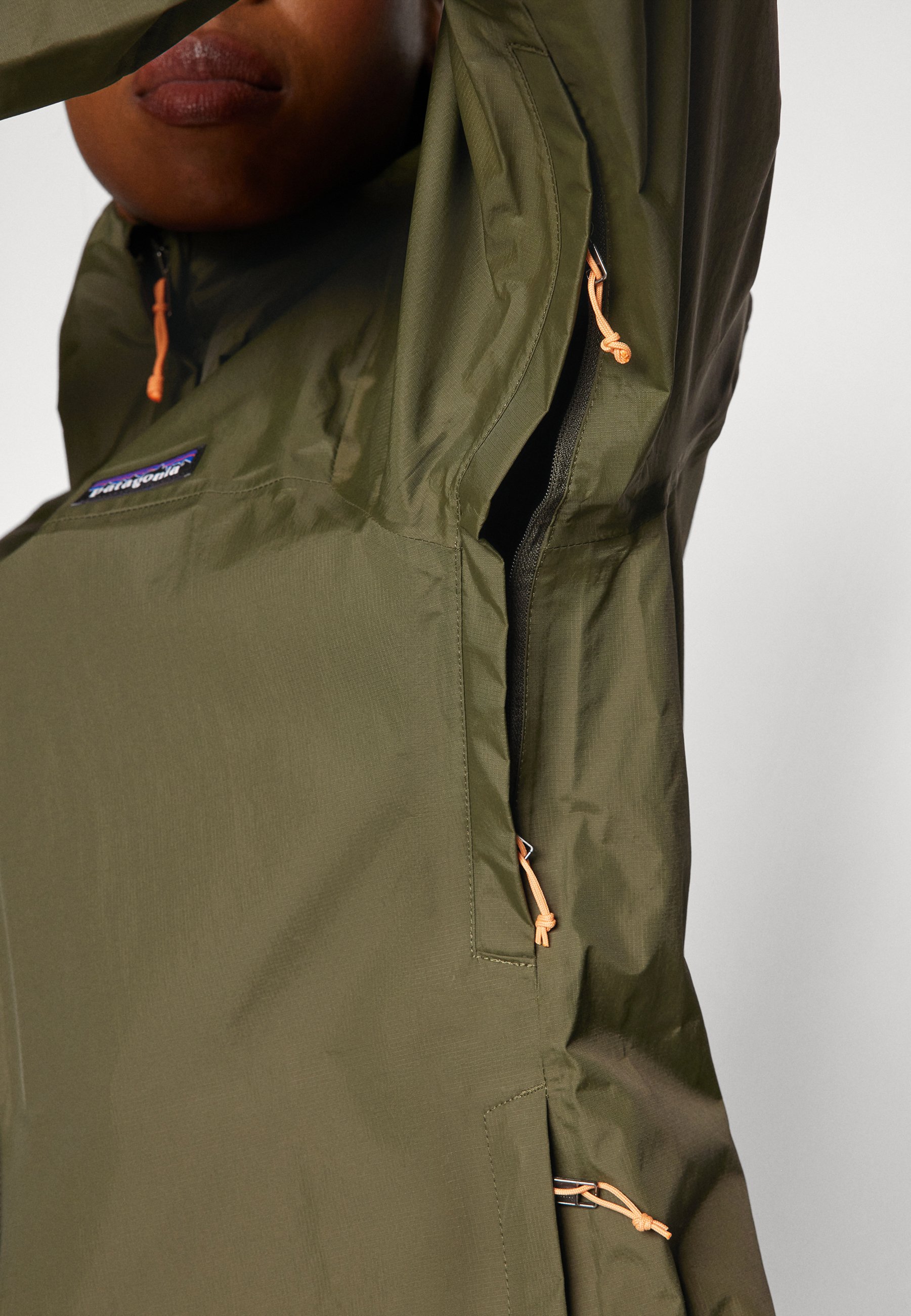 Patagonia TORRENTSHELL RAIN - Hardshell jacket - pine needle green