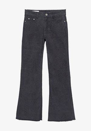 Pantaloni din corduroy gri închis, cu talie înaltă, cu buton frontal, fermoar, bucle pentru curea, două buzunare frontale și picioare ușor destramate, late.