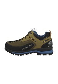 Buty Garmont DragonTail mają czarną gumową osłonę palców, oliwkową zamszową cholewkę, niebieskie akcenty oraz teksturowaną czarną podeszwę z głębokim bieżnikiem.