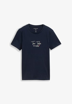 Meresinine lühikeste varrukatega puuvillane T-särk, millel on rinnal tekst "Tom Tailor love is everything" ning väike punane südamemotiiv.
