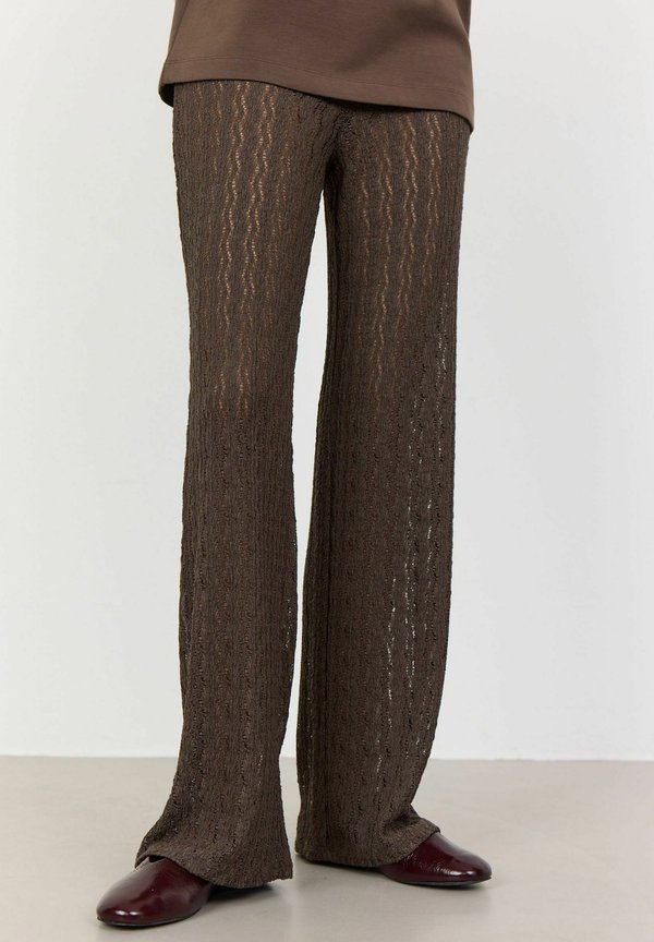 LR-LAICA 3 - Stoffhose - chocolate