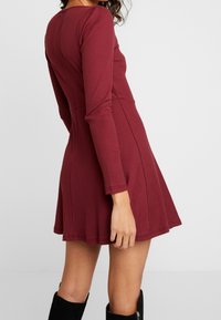 Glamorous Sukienka z dżerseju