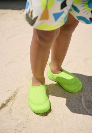 Next, STANDARD FIT - SWIM SOCKS - Scarpe senza lacci - yellow
