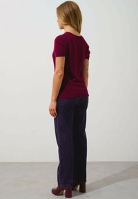 Authentic Cashmere COL V - T-shirt - bas - burgundy