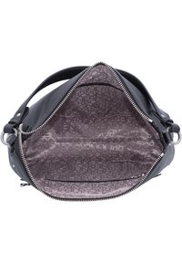Sort læder håndtaske med lynlåslukning. Indersiden har et mønstret nylonfor i lys mauve med gentagne brandtekster.