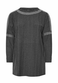 Mörkgrå långärmad tröja i texturerad tyg med dekorativa nitar längs axlarna och rund halsringning.