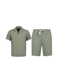 Twee-delig set bestaande uit een korte mouwen gekleed shirt en bijpassende shorts. Beide in een gestructureerde lichtgroene stof met knopen en een elastische tailleband.