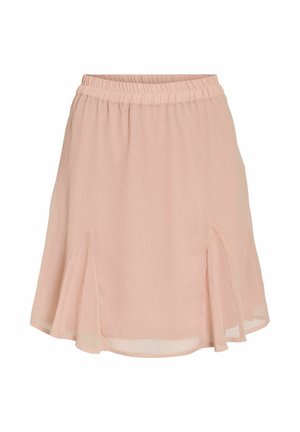 Gaiši rozā, līdz ceļiem gara svārka, izgatavota no mīksta, teksturēta auduma ar elastīgu jostu un sānu šķēlumiem kustībai. Viegls un plandošs dizains.